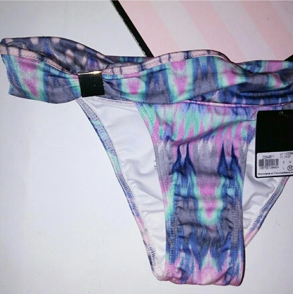 Victoria Secret Swim Bottom
Pink Blue Tie Dye
Hottie Cheeky - Picture 6 of 7